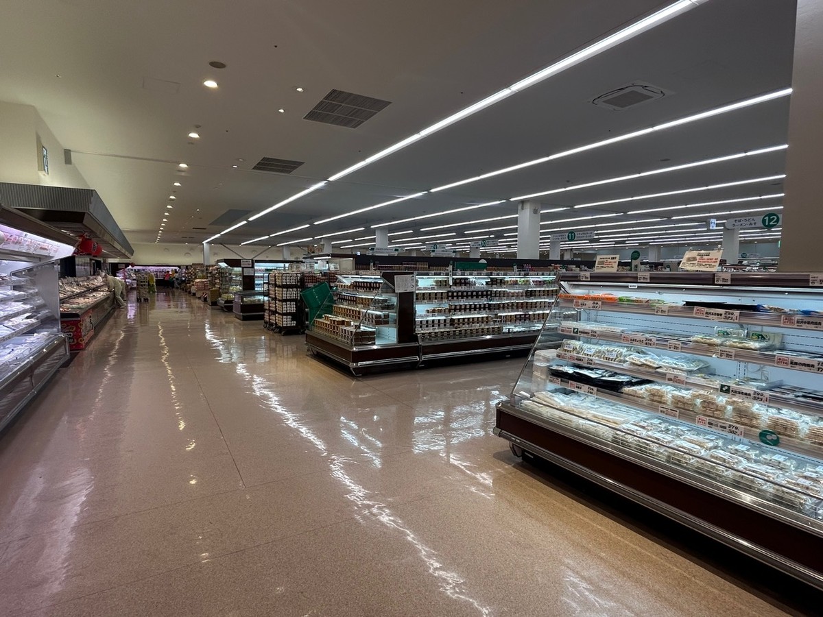 Tsuruya Karuizawa / スーパー ツルヤ軽井沢店